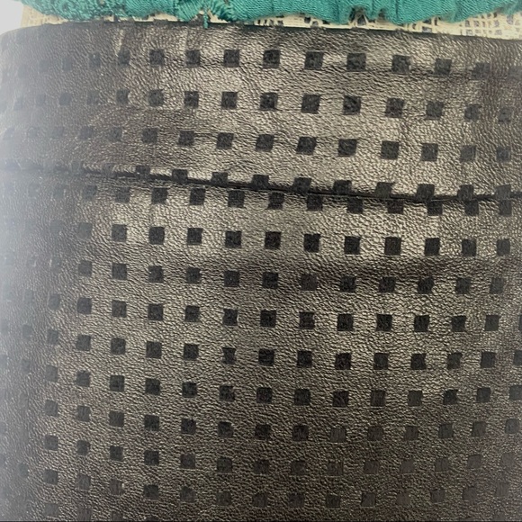 Pleather patterned skirt - Picture 3 of 4